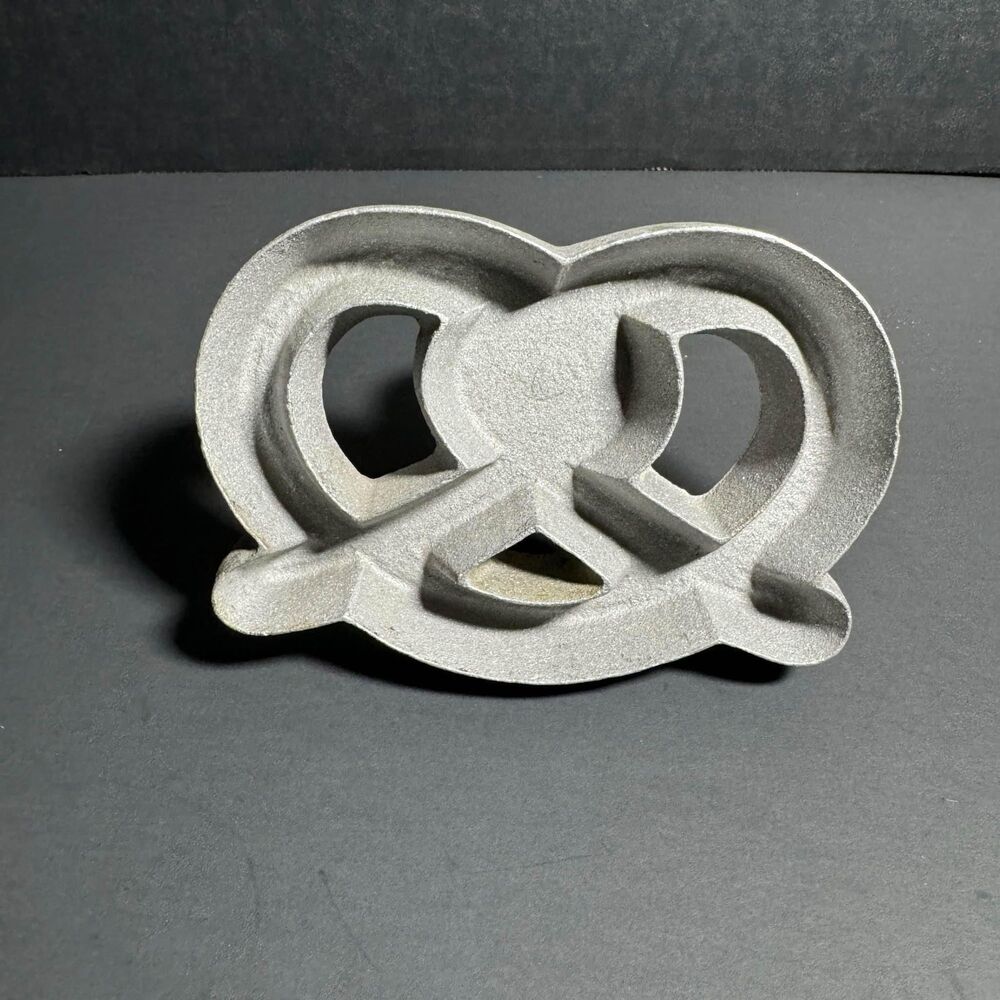 metal Pretzel Cutter with wooden knob [Item 776]